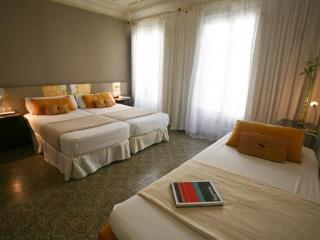 Vrabac Guesthouse Barcelona Bagian luar foto
